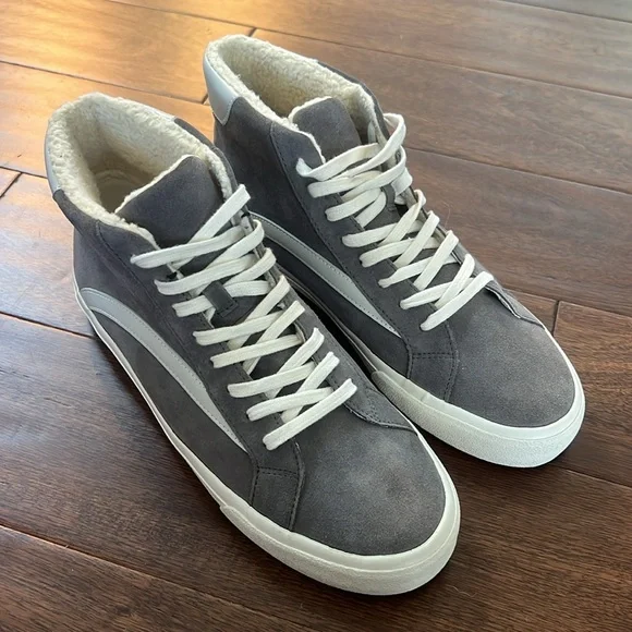 Madewell • Sidewalk High-Top Sneakers in Suede & Sherpa - Picture 5 of 7